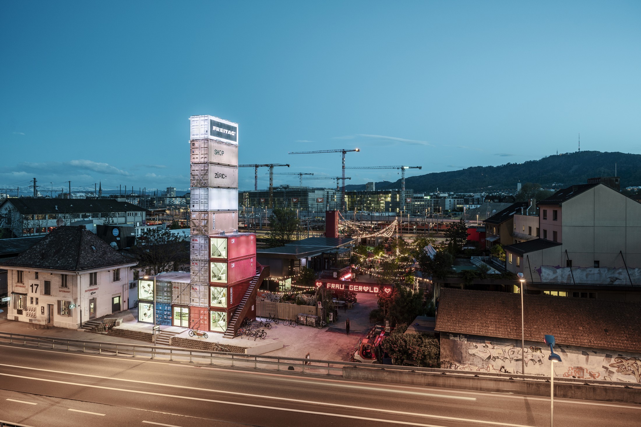 Freitag Flagship Store - Caduff & Stocker – Lichtplanung GmbH