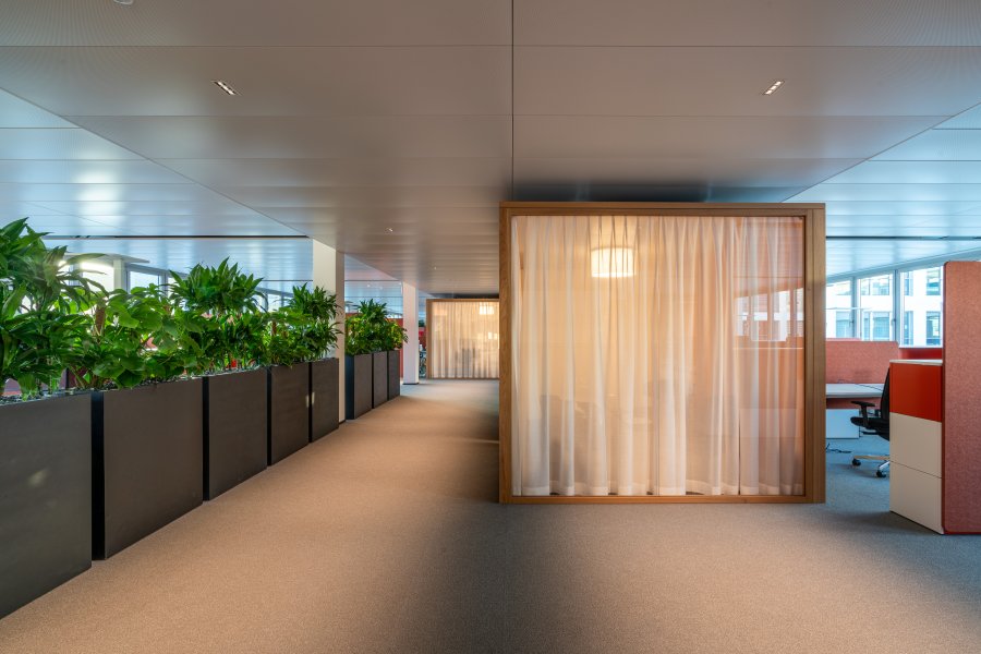 Bürogebäude OCTAVO der ETH in Oerlikon. Bild und Copyright Tom Kawara, 9.11.2020. kawara.com